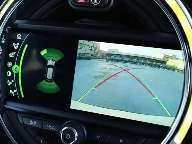 ＭＩＮＩ ミニ 神奈川県 2018(平30)年 4.7万km アイボリーⅡ ワンオーナー/205/45R17 10本スポークブラック塗装アルミホイール/カメラ／パーキングアシストパッケージ/：パーキングアシスト/：パークディスタンスコントロール/：リアビューカメラ/ETC２.0/LEDライトパッケージ/：LEDヘッドランプ/：LEDフロントフォグランプ/：ユニオンジャックデザインLEDリアコンビネーションランプ/：ホワイトターンランプ/シートヒーター（前席）/クルーズコントロール/純正フロアマット/保証書/フロントドアカーテシランプ