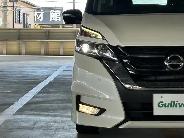 日産 セレナ ハイウェイスター G 静岡県 2017(平29)年 5.6万km ブリリアントホワイトパール 2トーン エマージェンシーブレーキ/純正９型ナビ/フルセグＴＶ/ＤＶＤ再生/ＢＴオーディオ/全周囲カメラ/後席モニター/ドラレコ/ＥＴＣ/クルコン/両側電動スライドドア/ＬＥＤヘッド/ドアバイザー/純正１６ＡＷ