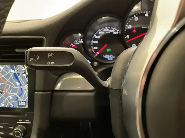 ポルシェ ９１１ カレラ 愛知県 2016(平28)年 4.2万km 白 ＰＤＬＳ　/ＰＡＳＭ　/ＧＴスポステ　/純正ナビ　/Ｂｌｕｅｔｏｏｔｈ　/ＨＤＤ　/バックカメラ　/コーナーセンサー　/カラークレスト　/シートヒーター　/電動格納ミラー　/ドライブレコーダー　/ＥＴＣ２．０/アイドリングストップ