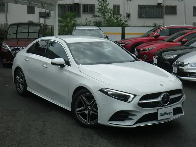メルセデス・ベンツ Ｍ・ベンツ Ａ２００ｄ セダン AMGライン 神奈川県 2023(令5)年 0.8万km デジタルホワイト レーダーセーフティパッケージ/・アクティブディスタンスアシストディストロニック/・アクティブブレーキアシスト/・PRE-SAFE/・PRE-SAFEプラス/・PRE-SAFEサウンド/・緊急回避システム/・渋滞時緊急ブレーキ機能/・アクティブブラインドスポットアシスト/・アクティブブレーンキーピングアシスト/・自動再発進機能/・アクティブステアリングアシスト/ワンオーナー/純正ナビ　フルセグTV/（Bluetooth/USB）/バックカメラ/パークトロニック/ハーフレザーシート/前席メモリー付きパワーシート/前席シートヒーター/マルチビームLEDヘッドランプ/アダプティブハイビームアシストプラス/純正ドライブレコーダー/ビルトインETC（2.0）/スマートキx2/パドルシフト/取説書/保証書/点検記録（全てベンツディーラーで実施）/　R6/2  R7/1