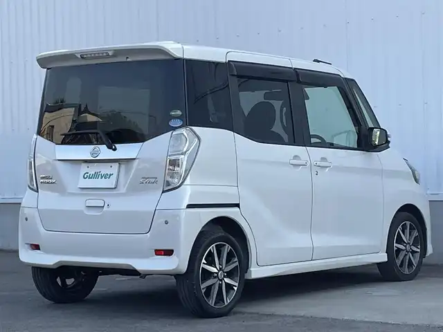 日産 デイズ ルークス ハイウェイスターX Gパッケージ 愛媛県 2017(平29)年 4.7万km ホワイトパール 純正ナビ/（Bluetooth/SD/CD/DVD/AUX/フルセグTV)/アランドビューモニター/両側パワースライドドア/衝突被害軽減装置/後席サーキュレーター/純正15インチアルミホイール/純正フロアマット/純正ドアバイザー/LEDヘッドライト/フォグランプ/オートマチックハイビーム/プッシュスタート/スマートキー/スペアキー1本/ABS/横滑り防止装置/衝突被害軽減ブレーキ/アイドリングストップ/電動格納ミラー