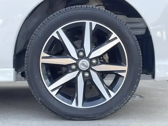 日産 デイズ ルークス ハイウェイスターX Gパッケージ 愛媛県 2017(平29)年 4.7万km ホワイトパール 純正ナビ/（Bluetooth/SD/CD/DVD/AUX/フルセグTV)/アランドビューモニター/両側パワースライドドア/衝突被害軽減装置/後席サーキュレーター/純正15インチアルミホイール/純正フロアマット/純正ドアバイザー/LEDヘッドライト/フォグランプ/オートマチックハイビーム/プッシュスタート/スマートキー/スペアキー1本/ABS/横滑り防止装置/衝突被害軽減ブレーキ/アイドリングストップ/電動格納ミラー