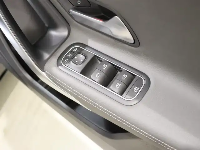 メルセデス・ベンツ Ｍ・ベンツ Ａ２００ｄ AMGライン 静岡県 2019(令1)年 3万km マウンテングレー サンルーフ /レザーエクスクルーシブPK /アドバンスドPK /ナビ TV BT USB /Bカメラ /ACC LKA BSM HUD /ETC2.0 /無線充電 /パワーシート　シートヒーター /LEDヘッドライト /社外エアロ