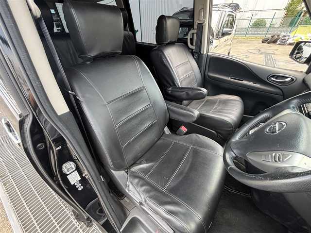 日産 セレナ ハイウェイスター 東京都 2011(平23)年 7.4万km スーパーブラック KENWOODナビ/バックカメラ/４スピーカー/クルーズコントロール/アイドリングストップ/ヒルスタートアシスト/VDC/両側パワースライドドア（運転席側/助手席側）/ハロゲンヘッドランプ/オートライト/シルバー横３本桟バーフロントグリル/開口部メッキ加飾付台形フロントエアロバンパー/フロントハロゲンフォグランプ/サイドシルスポイラー/リアエアロバンパー/レッドレンズハイマウントストップランプ/ボディ同色電動格納ドアミラー/ウィンカーミラー/専用サスペンション/グロスブラックインパネ加飾/メッキ枠付シルバーシフトパネル/革巻きステアリングホイール/クルコンスイッチ/無塗装ドアスイッチベース/SRSエアバック  （運転席/助手席）/オートエアコン/リアクーラー/ブラックジャガード織物/トリコットコンビシート/折りたたみ格納式パーソナルテーブル（２列目）/インテリジェントキー/プッシュエンジンスターター/イモビライザー