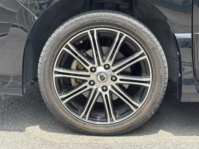 日産 セレナ ハイウェイスター 東京都 2011(平23)年 7.4万km スーパーブラック KENWOODナビ/バックカメラ/４スピーカー/クルーズコントロール/アイドリングストップ/ヒルスタートアシスト/VDC/両側パワースライドドア（運転席側/助手席側）/ハロゲンヘッドランプ/オートライト/シルバー横３本桟バーフロントグリル/開口部メッキ加飾付台形フロントエアロバンパー/フロントハロゲンフォグランプ/サイドシルスポイラー/リアエアロバンパー/レッドレンズハイマウントストップランプ/ボディ同色電動格納ドアミラー/ウィンカーミラー/専用サスペンション/グロスブラックインパネ加飾/メッキ枠付シルバーシフトパネル/革巻きステアリングホイール/クルコンスイッチ/無塗装ドアスイッチベース/SRSエアバック  （運転席/助手席）/オートエアコン/リアクーラー/ブラックジャガード織物/トリコットコンビシート/折りたたみ格納式パーソナルテーブル（２列目）/インテリジェントキー/プッシュエンジンスターター/イモビライザー
