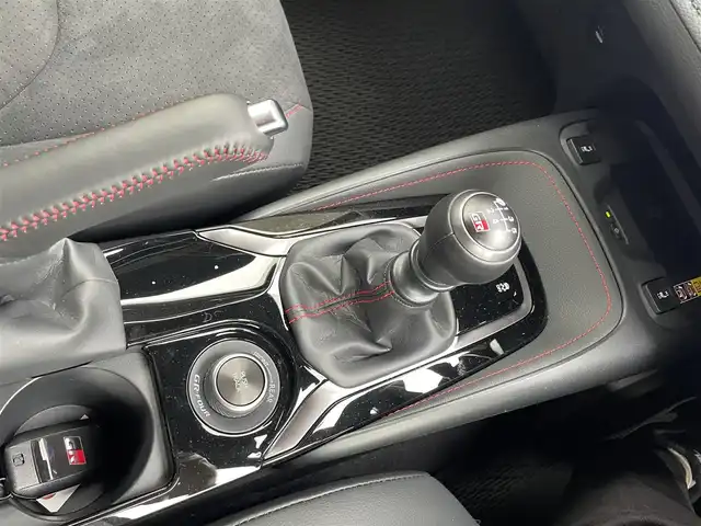 トヨタ ＧＲカローラ RZ 宮城県 2023(令5)年 0.2万km プラチナホワイトパールマイカ ワンオーナー/ターボ＆4WD/純正メモリナビ/FM/AM/BT/Miracast/フルセグTV/バックカメラ/ハーフレザーシート/シートヒーター/ステアリングヒーター/純正アルミ夏タイヤ18インチ/ブラインドスポットモニター/コーナーセンサー/フロントワイパーデアイサー/クルーズコントロール/横滑り防止装置/レーンアシスト/おくだけ充電/スペアキー