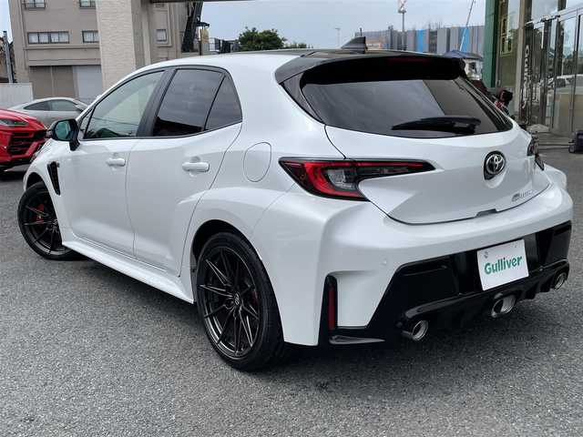 トヨタ ＧＲカローラ RZ 神奈川県 2023(令5)年 0.2万km プラチナホワイトパールマイカ ワンオーナー/純正メモリーナビ・地デジTV/バックモニター/ワイヤレス充電/ヘッドアップディスプレイ/ハーフレザーシート/前席シートヒーター/ステアリングヒーター/純正18インチAW/LEDライト/LEDフォグ/カーボンルーフ/寒冷地仕様/トヨタセーフティセンス/レーダークルーズコントロール/PCS/LDA/BSM/RCTA/SEA/RSA/コーナーセンサー/純正USB/BT/Miracast/ビルトインETC2.0/プッシュスタート/スマートキー×2/R5年ディーラー整備記録/保証書・取説あり