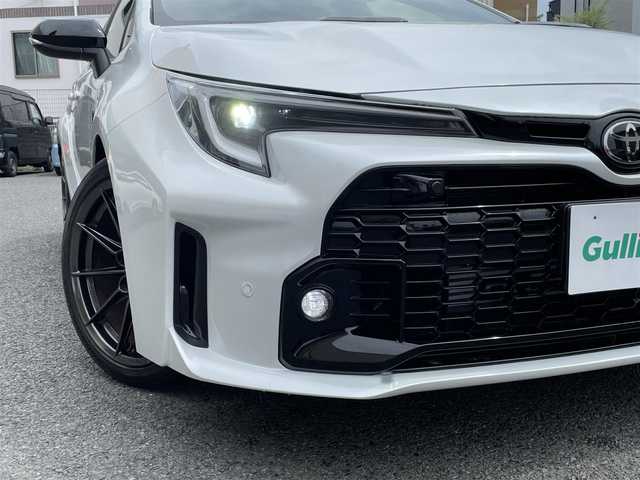 トヨタ ＧＲカローラ RZ 神奈川県 2023(令5)年 0.2万km プラチナホワイトパールマイカ ワンオーナー/純正メモリーナビ・地デジTV/バックモニター/ワイヤレス充電/ヘッドアップディスプレイ/ハーフレザーシート/前席シートヒーター/ステアリングヒーター/純正18インチAW/LEDライト/LEDフォグ/カーボンルーフ/寒冷地仕様/トヨタセーフティセンス/レーダークルーズコントロール/PCS/LDA/BSM/RCTA/SEA/RSA/コーナーセンサー/純正USB/BT/Miracast/ビルトインETC2.0/プッシュスタート/スマートキー×2/R5年ディーラー整備記録/保証書・取説あり