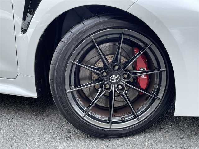 トヨタ ＧＲカローラ RZ 神奈川県 2023(令5)年 0.2万km プラチナホワイトパールマイカ ワンオーナー/純正メモリーナビ・地デジTV/バックモニター/ワイヤレス充電/ヘッドアップディスプレイ/ハーフレザーシート/前席シートヒーター/ステアリングヒーター/純正18インチAW/LEDライト/LEDフォグ/カーボンルーフ/寒冷地仕様/トヨタセーフティセンス/レーダークルーズコントロール/PCS/LDA/BSM/RCTA/SEA/RSA/コーナーセンサー/純正USB/BT/Miracast/ビルトインETC2.0/プッシュスタート/スマートキー×2/R5年ディーラー整備記録/保証書・取説あり