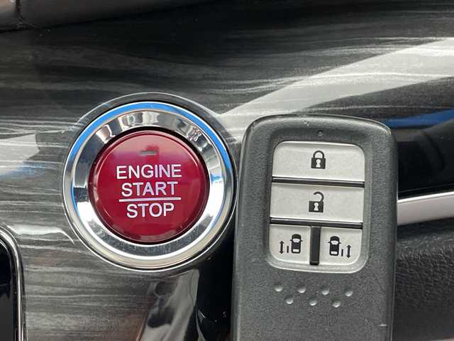 ホンダ オデッセイ アブソルート 新潟県 2014(平26)年 5万km グレーⅡ 純正SDナビ（Bluetooth・CD・DVD・USB・AM・FM）/両側パワスラ　/ハーフレザーシート　/純正フルエアロ　/衝突被害軽減システム/バックカメラ　/フルセグ　/前後コーナーセンサー　/クルーズコントロール/LEDオートライト　/フォグランプ/パーキングアシスト　/前方ドライブレコーダー/アイドリングストップ/エンジンスターター/ステアリングスイッチ/パドルシフト/ETC/純正フロアマット/純正１８インチアルミホイール/社外１６インチアルミホイール冬タイヤ車載/スマートキー/スペアキー