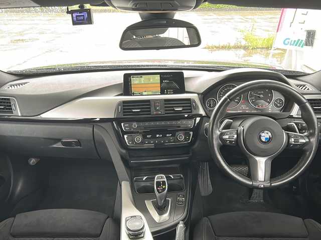 ＢＭＷ ３２０ｄ Mスポーツ 愛知県 2016(平28)年 4.9万km サファイアブラックP 純正HDDナビゲーション/Bluetooth・CD・DVD・AUX・AM・FM/バックカメラ/前席パワーシート/運転席メモリ機能付きパワーシート/クルーズコントロール/前方ドライブレコーダー/センターコンソール/パドルシフト/本革巻きステアリング/ステアリングスイッチ/ビルトインETC/パークトロニック/LEDヘッドライト/フォグランプ/センターコンソール/プッシュスタート/スマートキー/ISOFIX/電動格納ミラー/保証書/取扱説明書