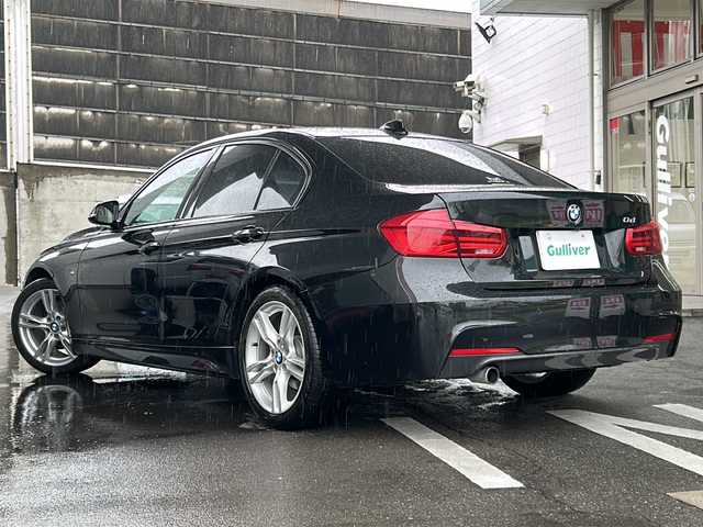 ＢＭＷ ３２０ｄ Mスポーツ 愛知県 2016(平28)年 4.9万km サファイアブラックP 純正HDDナビゲーション/Bluetooth・CD・DVD・AUX・AM・FM/バックカメラ/前席パワーシート/運転席メモリ機能付きパワーシート/クルーズコントロール/前方ドライブレコーダー/センターコンソール/パドルシフト/本革巻きステアリング/ステアリングスイッチ/ビルトインETC/パークトロニック/LEDヘッドライト/フォグランプ/センターコンソール/プッシュスタート/スマートキー/ISOFIX/電動格納ミラー/保証書/取扱説明書