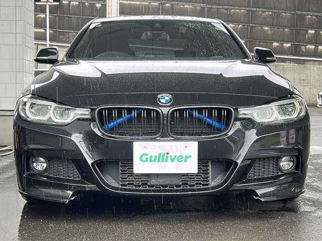 ＢＭＷ ３２０ｄ Mスポーツ 愛知県 2016(平28)年 4.9万km サファイアブラックP 純正HDDナビゲーション/Bluetooth・CD・DVD・AUX・AM・FM/バックカメラ/前席パワーシート/運転席メモリ機能付きパワーシート/クルーズコントロール/前方ドライブレコーダー/センターコンソール/パドルシフト/本革巻きステアリング/ステアリングスイッチ/ビルトインETC/パークトロニック/LEDヘッドライト/フォグランプ/センターコンソール/プッシュスタート/スマートキー/ISOFIX/電動格納ミラー/保証書/取扱説明書