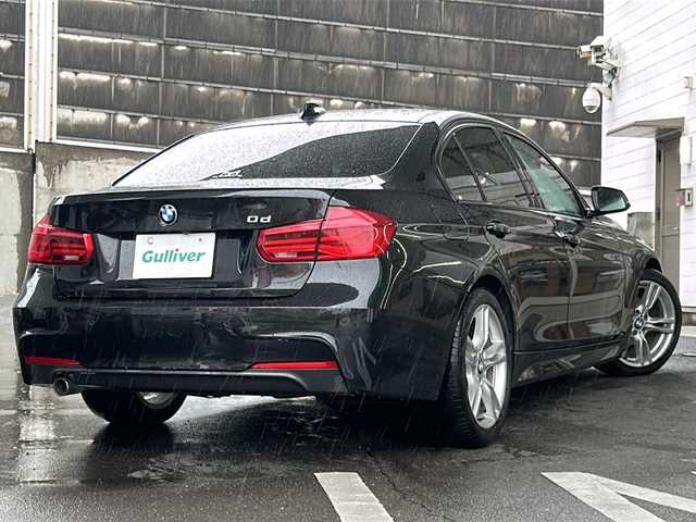ＢＭＷ ３２０ｄ Mスポーツ 愛知県 2016(平28)年 4.9万km サファイアブラックP 純正HDDナビゲーション/Bluetooth・CD・DVD・AUX・AM・FM/バックカメラ/前席パワーシート/運転席メモリ機能付きパワーシート/クルーズコントロール/前方ドライブレコーダー/センターコンソール/パドルシフト/本革巻きステアリング/ステアリングスイッチ/ビルトインETC/パークトロニック/LEDヘッドライト/フォグランプ/センターコンソール/プッシュスタート/スマートキー/ISOFIX/電動格納ミラー/保証書/取扱説明書