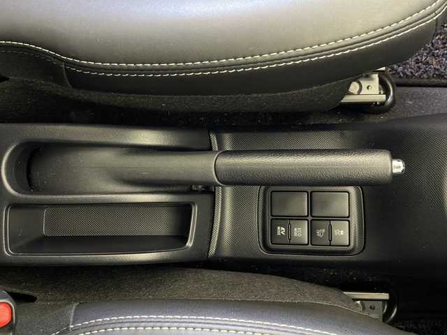 トヨタ アクア G ソフトレザーセレクション 秋田県 2019(平31)年 3.9万km ホワイトパールクリスタルシャイン TRDエアロ/TRDマフラー/トヨタセーフティセンス/純正SDナビ/　（CD/Bluetooth）/バックカメラ/クルーズコントロール/ステアリングスイッチ/革巻きハンドル/ビルトインETC/プッシュスタート/純正フロアマット/純正15インチアルミホイール/クリアランスソナー/LEDヘッドライト/フォグランプ/オートライト/オートハイビーム/スマートキー
