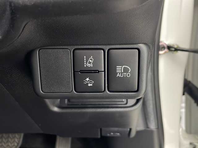 トヨタ アクア G ソフトレザーセレクション 秋田県 2019(平31)年 3.9万km ホワイトパールクリスタルシャイン TRDエアロ/TRDマフラー/トヨタセーフティセンス/純正SDナビ/　（CD/Bluetooth）/バックカメラ/クルーズコントロール/ステアリングスイッチ/革巻きハンドル/ビルトインETC/プッシュスタート/純正フロアマット/純正15インチアルミホイール/クリアランスソナー/LEDヘッドライト/フォグランプ/オートライト/オートハイビーム/スマートキー