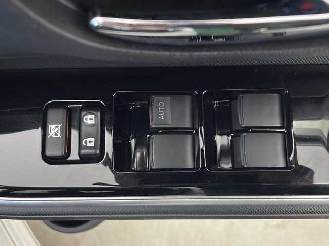 トヨタ アクア G ソフトレザーセレクション 秋田県 2019(平31)年 3.9万km ホワイトパールクリスタルシャイン TRDエアロ/TRDマフラー/トヨタセーフティセンス/純正SDナビ/　（CD/Bluetooth）/バックカメラ/クルーズコントロール/ステアリングスイッチ/革巻きハンドル/ビルトインETC/プッシュスタート/純正フロアマット/純正15インチアルミホイール/クリアランスソナー/LEDヘッドライト/フォグランプ/オートライト/オートハイビーム/スマートキー