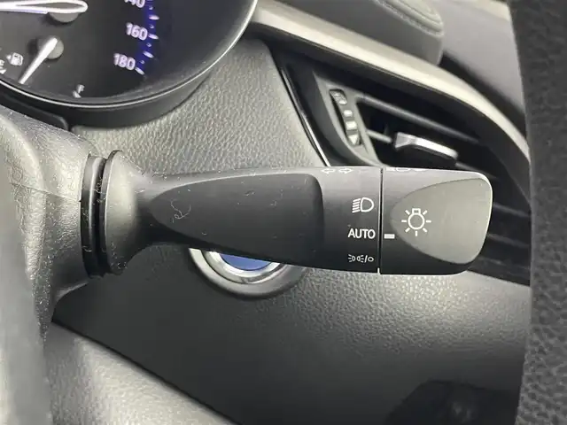 トヨタ Ｃ－ＨＲ S 埼玉県 2020(令2)年 2.3万km ブラック/エモーショナルレッドⅡ 2トーン 純正８インチディスプレイオーディオ　パノラミックビューモニター　ビルトインＥＴＣ２．０　ドライブレコーダー　セーフティセンス　レーダークルーズコントロール　純正アルミホイール　オートハイビーム　ＬＥＤ