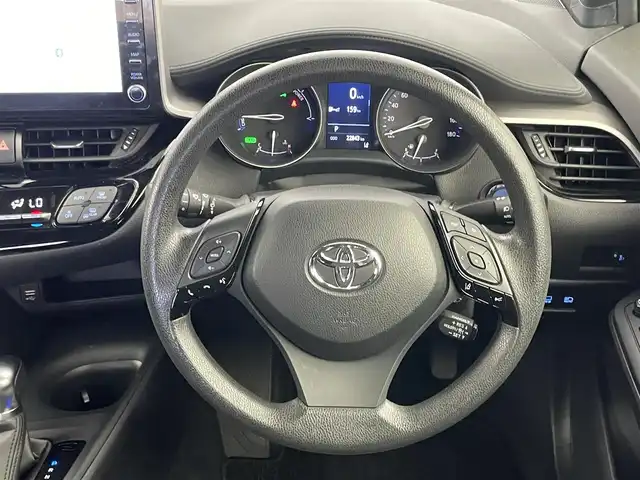 トヨタ Ｃ－ＨＲ S 埼玉県 2020(令2)年 2.3万km ブラック/エモーショナルレッドⅡ 2トーン 純正８インチディスプレイオーディオ　パノラミックビューモニター　ビルトインＥＴＣ２．０　ドライブレコーダー　セーフティセンス　レーダークルーズコントロール　純正アルミホイール　オートハイビーム　ＬＥＤ