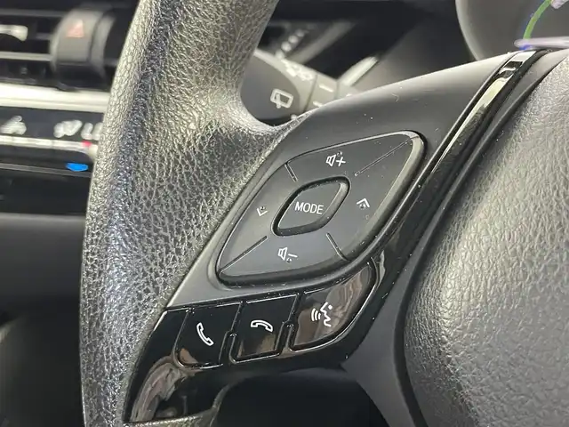 トヨタ Ｃ－ＨＲ S 埼玉県 2020(令2)年 2.3万km ブラック/エモーショナルレッドⅡ 2トーン 純正８インチディスプレイオーディオ　パノラミックビューモニター　ビルトインＥＴＣ２．０　ドライブレコーダー　セーフティセンス　レーダークルーズコントロール　純正アルミホイール　オートハイビーム　ＬＥＤ