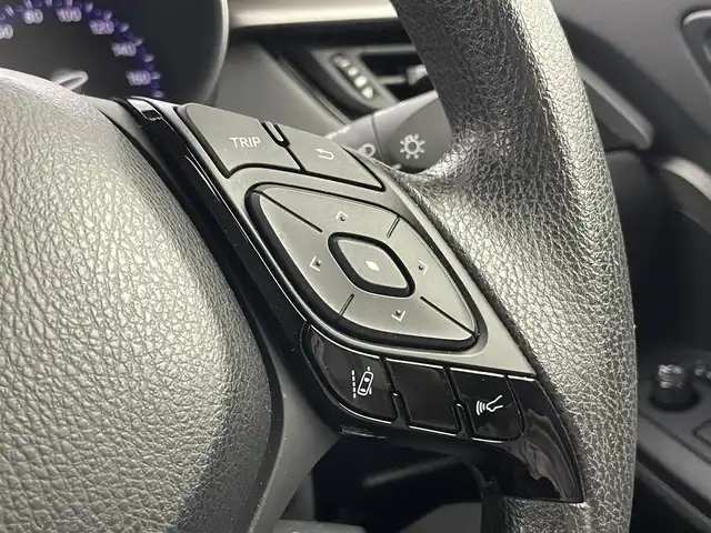 トヨタ Ｃ－ＨＲ S 埼玉県 2020(令2)年 2.3万km ブラック/エモーショナルレッドⅡ 2トーン 純正８インチディスプレイオーディオ　パノラミックビューモニター　ビルトインＥＴＣ２．０　ドライブレコーダー　セーフティセンス　レーダークルーズコントロール　純正アルミホイール　オートハイビーム　ＬＥＤ