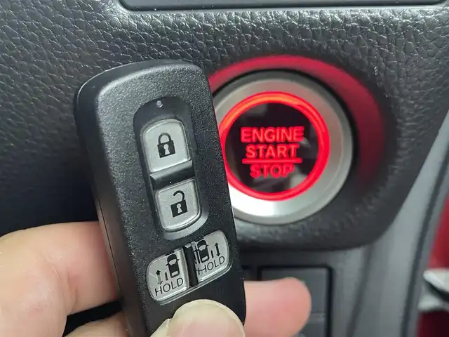 ホンダ Ｎ ＢＯＸ カスタム G L ホンダセンシング 群馬県 2018(平30)年 3.2万km ミラノレッド 衝突軽減　社外７型ナビ　両側パワースライドドア　　バックカメラ　ビルトインＥＴＣ　ＬＥＤオートヘッドライト　クルーズコントロール　ＡＢＳ　横滑り防止装置　純正１４インチアルミホイール　盗難防止装置