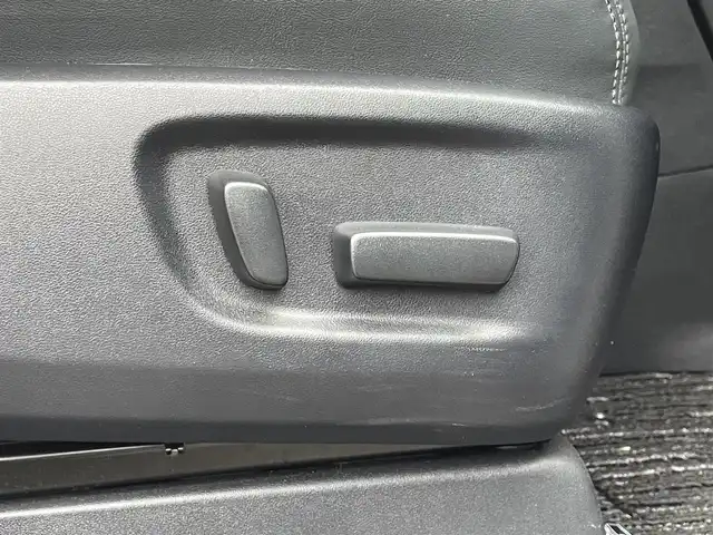トヨタ アルファードハイブリット SR 宮城県 2019(令1)年 1.4万km ホワイトパールクリスタルシャイン ワンオーナー/4WD/純正メモリーナビ/（ＡＭ／ＦＭ／ＣＤ／ＤＶＤ／Ｂｌｕｅｔｏｏｔｈ）　/フルセグテレビ　/レザーシート　/プリクラッシュセーフティー　/レーダークルーズコントロール　/レーンキープアシスト　/コーナーセンサー/横滑り防止装置/オートマチックハイビーム/オートライト/前席シートヒーター/前席パワーシート/シートメモリー/パワーバックドア/両側パワースライドドア/スマートキー/プッシュスタート/ＥＴＣ/バックカメラ/電動パーキングブレーキ/電動格納ミラー/テレビキャンセラー/スペアタイヤ