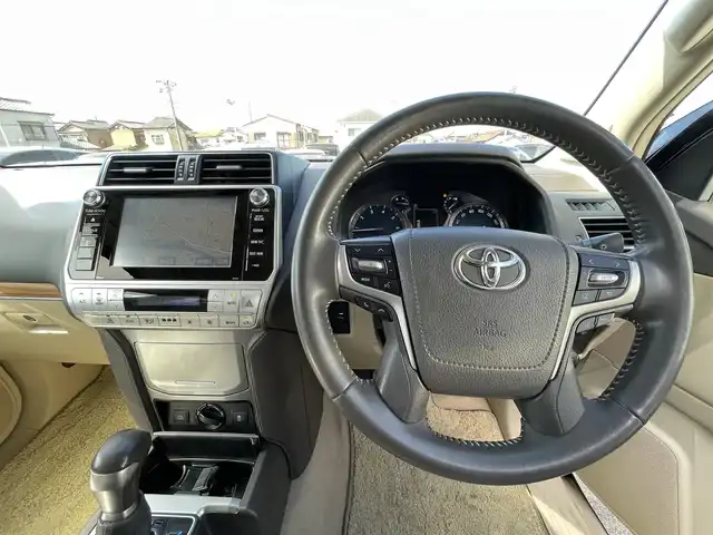 トヨタ ランドクルーザー プラド TX Lパッケージ 愛知県 2017(平29)年 9.1万km ブラック サンルーフ /ルーフレール/純正メーカーDAナビ/フルセグTV/BT/パノラミックビューモニター/ビルトイン2.0ETC/純正19インチAW/トヨタセーフティセンス/レーダークルーズコントロール/クリアランスソナー /オートライト/ベージュ革シート/前席パワーシート/前席シートヒーター /エアシート/純正フロアマット/取説、保証書/スペアキー
