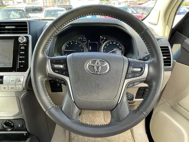 トヨタ ランドクルーザー プラド TX Lパッケージ 愛知県 2017(平29)年 9.1万km ブラック サンルーフ /ルーフレール/純正メーカーDAナビ/フルセグTV/BT/パノラミックビューモニター/ビルトイン2.0ETC/純正19インチAW/トヨタセーフティセンス/レーダークルーズコントロール/クリアランスソナー /オートライト/ベージュ革シート/前席パワーシート/前席シートヒーター /エアシート/純正フロアマット/取説、保証書/スペアキー