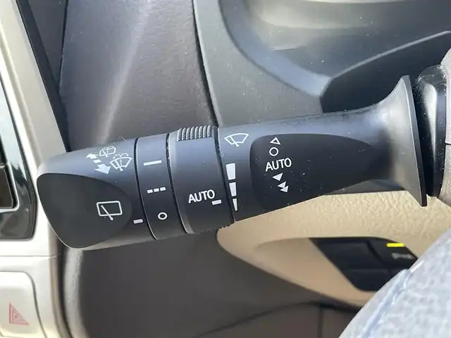 トヨタ ランドクルーザー プラド TX Lパッケージ 愛知県 2017(平29)年 9.1万km ブラック サンルーフ /ルーフレール/純正メーカーDAナビ/フルセグTV/BT/パノラミックビューモニター/ビルトイン2.0ETC/純正19インチAW/トヨタセーフティセンス/レーダークルーズコントロール/クリアランスソナー /オートライト/ベージュ革シート/前席パワーシート/前席シートヒーター /エアシート/純正フロアマット/取説、保証書/スペアキー