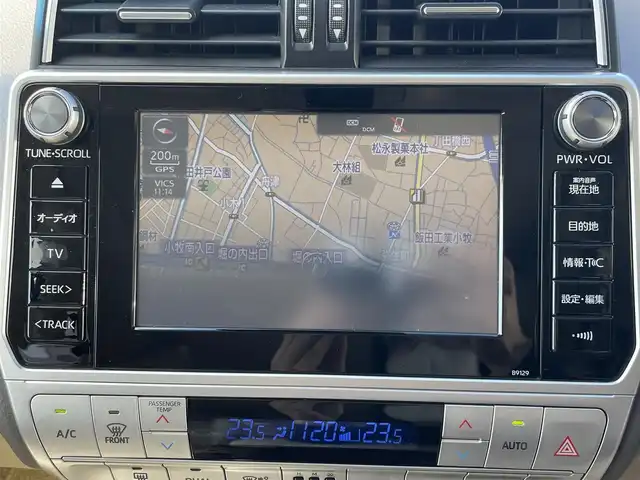 トヨタ ランドクルーザー プラド TX Lパッケージ 愛知県 2017(平29)年 9.1万km ブラック サンルーフ /ルーフレール/純正メーカーDAナビ/フルセグTV/BT/パノラミックビューモニター/ビルトイン2.0ETC/純正19インチAW/トヨタセーフティセンス/レーダークルーズコントロール/クリアランスソナー /オートライト/ベージュ革シート/前席パワーシート/前席シートヒーター /エアシート/純正フロアマット/取説、保証書/スペアキー