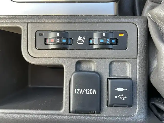 トヨタ ランドクルーザー プラド TX Lパッケージ 愛知県 2017(平29)年 9.1万km ブラック サンルーフ /ルーフレール/純正メーカーDAナビ/フルセグTV/BT/パノラミックビューモニター/ビルトイン2.0ETC/純正19インチAW/トヨタセーフティセンス/レーダークルーズコントロール/クリアランスソナー /オートライト/ベージュ革シート/前席パワーシート/前席シートヒーター /エアシート/純正フロアマット/取説、保証書/スペアキー