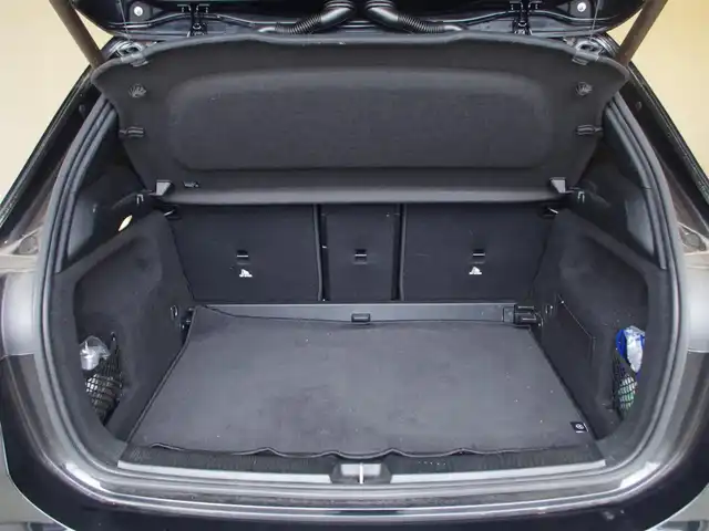 メルセデス・ベンツ Ｂ１８０ AMGライン 岐阜県 2019(令1)年 6万km コスモスブラック レーダーセーフティパッケージ/ アクティブディスタンスアシスト・ディストロニック (自動再発進機能付)/ アクティブブレーキアシスト(歩行者/飛び出し検知機能付)/ PRE-SAFE PRE-SAFE プラス (被害軽減ブレーキ付後方衝突警告システム)/ アクティブブラインドスポットアシスト (降車時警告機能付)/ アクティブレーンキーピングアシスト/ アクティブステアリングアシスト/ナビゲーションパッケージ/ Mercedes me connect: ナビゲーションサービス/ テレビ機能 (12セグ/ワンセグ自動切替)/ トラフィックサインアシスト/AMGライン/18インチAMG5ツインスポークアルミホイール/マルチビームLEDヘッドライト/アダプティブハイビームアシストプラス/アドバンスドパッケージ/ 360°カメラシステム/ ヘッドアップディスプレイ/ アドバンスドサウンドシステム/アンビエントライト/アダプティブブレーキホールド/前席シートヒーター/前席パワーシート/リアビューカメラ