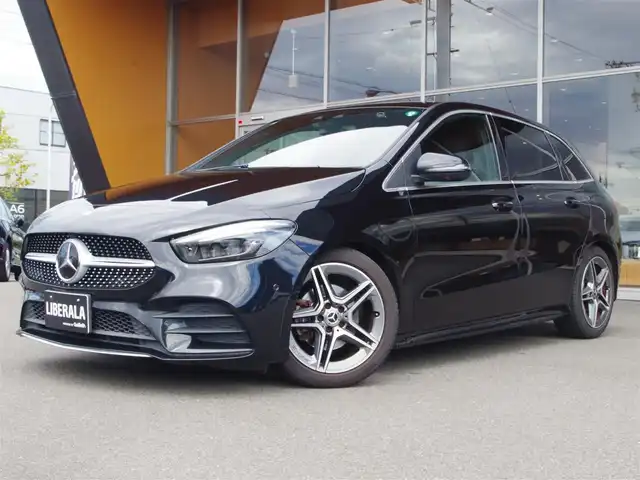 メルセデス・ベンツ Ｂ１８０ AMGライン 岐阜県 2019(令1)年 6万km コスモスブラック レーダーセーフティパッケージ/ アクティブディスタンスアシスト・ディストロニック (自動再発進機能付)/ アクティブブレーキアシスト(歩行者/飛び出し検知機能付)/ PRE-SAFE PRE-SAFE プラス (被害軽減ブレーキ付後方衝突警告システム)/ アクティブブラインドスポットアシスト (降車時警告機能付)/ アクティブレーンキーピングアシスト/ アクティブステアリングアシスト/ナビゲーションパッケージ/ Mercedes me connect: ナビゲーションサービス/ テレビ機能 (12セグ/ワンセグ自動切替)/ トラフィックサインアシスト/AMGライン/18インチAMG5ツインスポークアルミホイール/マルチビームLEDヘッドライト/アダプティブハイビームアシストプラス/アドバンスドパッケージ/ 360°カメラシステム/ ヘッドアップディスプレイ/ アドバンスドサウンドシステム/アンビエントライト/アダプティブブレーキホールド/前席シートヒーター/前席パワーシート/リアビューカメラ
