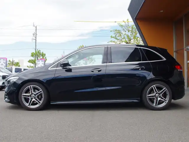 メルセデス・ベンツ Ｂ１８０ AMGライン 岐阜県 2019(令1)年 6万km コスモスブラック レーダーセーフティパッケージ/ アクティブディスタンスアシスト・ディストロニック (自動再発進機能付)/ アクティブブレーキアシスト(歩行者/飛び出し検知機能付)/ PRE-SAFE PRE-SAFE プラス (被害軽減ブレーキ付後方衝突警告システム)/ アクティブブラインドスポットアシスト (降車時警告機能付)/ アクティブレーンキーピングアシスト/ アクティブステアリングアシスト/ナビゲーションパッケージ/ Mercedes me connect: ナビゲーションサービス/ テレビ機能 (12セグ/ワンセグ自動切替)/ トラフィックサインアシスト/AMGライン/18インチAMG5ツインスポークアルミホイール/マルチビームLEDヘッドライト/アダプティブハイビームアシストプラス/アドバンスドパッケージ/ 360°カメラシステム/ ヘッドアップディスプレイ/ アドバンスドサウンドシステム/アンビエントライト/アダプティブブレーキホールド/前席シートヒーター/前席パワーシート/リアビューカメラ