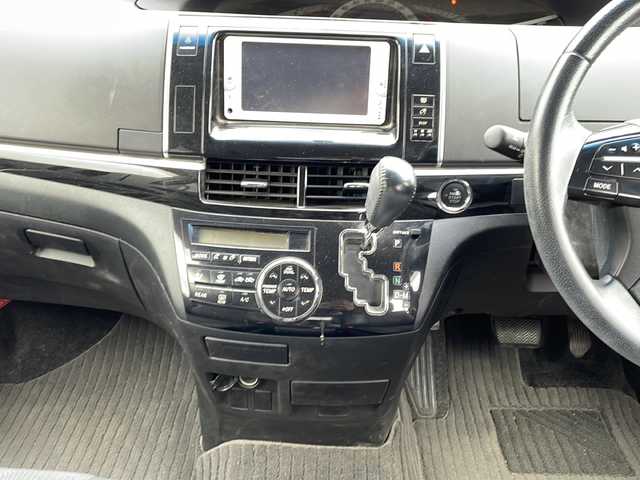 トヨタ エスティマ アエラス プレミアムエディション 新潟県 2013(平25)年 10.4万km ブラック 　バックカメラ/　クルーズコントロール/　ドアバイザー/　プッシュスタート/　両側パワースライドドア/　ETC/　HIDヘッドライト/　オートライト/　ハーフレザーシート/　純正AW車載/　ウィンカーミラー/　MTモード付AT