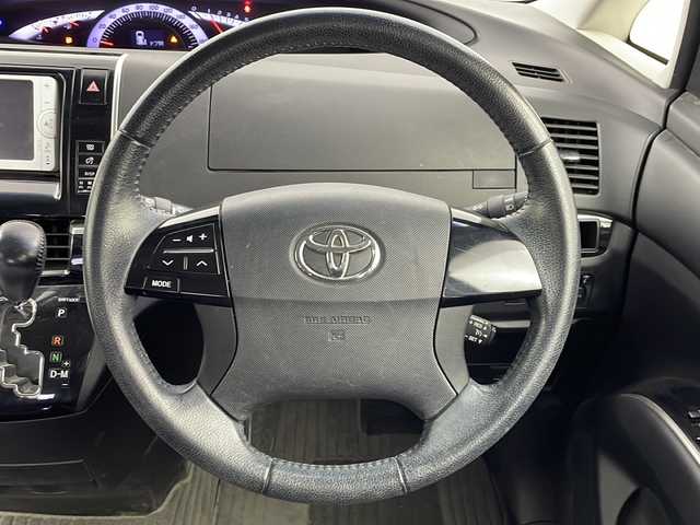 トヨタ エスティマ アエラス プレミアムエディション 新潟県 2013(平25)年 10.4万km ブラック 　バックカメラ/　クルーズコントロール/　ドアバイザー/　プッシュスタート/　両側パワースライドドア/　ETC/　HIDヘッドライト/　オートライト/　ハーフレザーシート/　純正AW車載/　ウィンカーミラー/　MTモード付AT