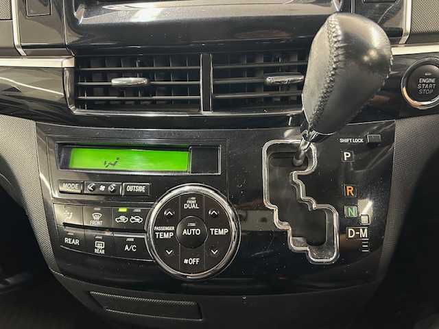 トヨタ エスティマ アエラス プレミアムエディション 静岡県 2013(平25)年 10.5万km ブラック (株)IDOMが運営する【じしゃロン浜松店】の自社ローン対象車両になります。こちらは現金ご利用時の価格です。自社ローンご希望の方は別途その旨お申付け下さい/純正ナビ(NSCP-W62)/Bluetooth/ワンセグTV/CD/SD/バックカメラ/クルーズコントロール/ドアバイザー/プッシュスタート/両側パワースライドドア/ETC/HIDヘッドライト/オートライト/ハーフレザーシート/純正AW車載/ウィンカーミラー/MTモード付AT