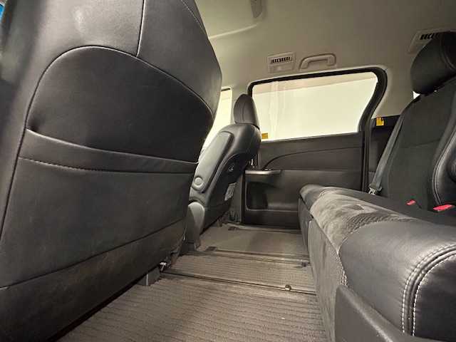 トヨタ エスティマ アエラス プレミアムエディション 静岡県 2013(平25)年 10.5万km ブラック (株)IDOMが運営する【じしゃロン浜松店】の自社ローン対象車両になります。こちらは現金ご利用時の価格です。自社ローンご希望の方は別途その旨お申付け下さい/純正ナビ(NSCP-W62)/Bluetooth/ワンセグTV/CD/SD/バックカメラ/クルーズコントロール/ドアバイザー/プッシュスタート/両側パワースライドドア/ETC/HIDヘッドライト/オートライト/ハーフレザーシート/純正AW車載/ウィンカーミラー/MTモード付AT