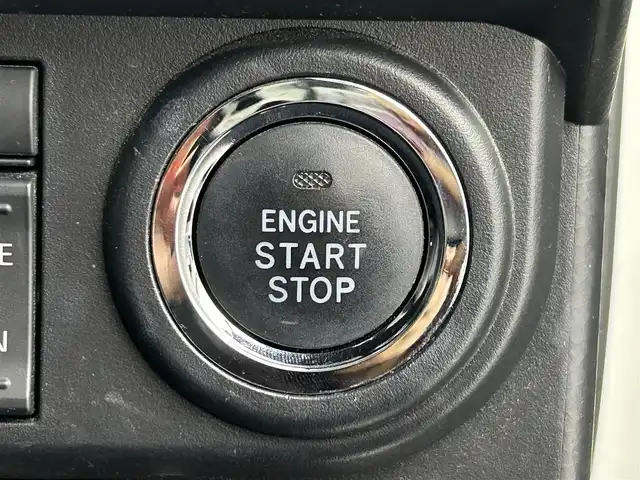 トヨタ ルーミー カスタムG－T 大阪府 2023(令5)年 2.4万km パールホワイトⅢ スマートアシスト/　・衝突回避支援ブレーキ機能/　・誤発進抑制制御機能/　・車線逸脱警報機能/　・先行者発信お知らせ機能/　・アダプティブクルーズコントロール/純正SDナビ/　Bluetooth/フルセグ/USB/CD/FM/AM/バックカメラ/両側パワースライドドア/レーダークルーズコントロール/LEDオートライト/フォグランプ/オートハイビーム/シートヒーター/純正１５インチアルミホイール/スマートキー/ビルトインETC