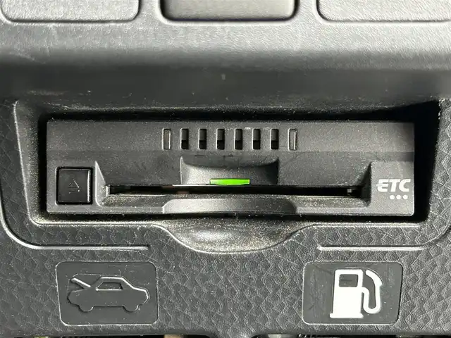 トヨタ ルーミー カスタムG－T 大阪府 2023(令5)年 2.4万km パールホワイトⅢ スマートアシスト/　・衝突回避支援ブレーキ機能/　・誤発進抑制制御機能/　・車線逸脱警報機能/　・先行者発信お知らせ機能/　・アダプティブクルーズコントロール/純正SDナビ/　Bluetooth/フルセグ/USB/CD/FM/AM/バックカメラ/両側パワースライドドア/レーダークルーズコントロール/LEDオートライト/フォグランプ/オートハイビーム/シートヒーター/純正１５インチアルミホイール/スマートキー/ビルトインETC