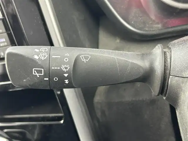 トヨタ ルーミー カスタムG－T 大阪府 2023(令5)年 2.4万km パールホワイトⅢ スマートアシスト/　・衝突回避支援ブレーキ機能/　・誤発進抑制制御機能/　・車線逸脱警報機能/　・先行者発信お知らせ機能/　・アダプティブクルーズコントロール/純正SDナビ/　Bluetooth/フルセグ/USB/CD/FM/AM/バックカメラ/両側パワースライドドア/レーダークルーズコントロール/LEDオートライト/フォグランプ/オートハイビーム/シートヒーター/純正１５インチアルミホイール/スマートキー/ビルトインETC