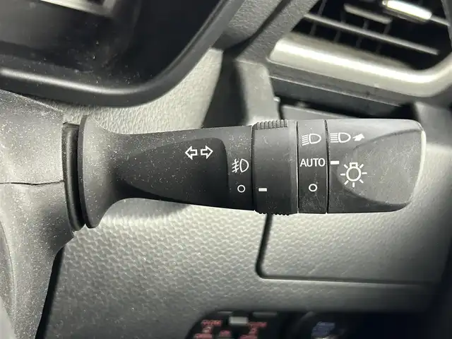 トヨタ ルーミー カスタムG－T 大阪府 2023(令5)年 2.4万km パールホワイトⅢ スマートアシスト/　・衝突回避支援ブレーキ機能/　・誤発進抑制制御機能/　・車線逸脱警報機能/　・先行者発信お知らせ機能/　・アダプティブクルーズコントロール/純正SDナビ/　Bluetooth/フルセグ/USB/CD/FM/AM/バックカメラ/両側パワースライドドア/レーダークルーズコントロール/LEDオートライト/フォグランプ/オートハイビーム/シートヒーター/純正１５インチアルミホイール/スマートキー/ビルトインETC