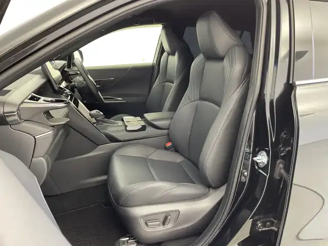 トヨタ ハリアー ハイブリッド Z レザーパッケージ 新潟県 2021(令3)年 4.7万km プレシャスブラックパール ワンオーナー/純正12.3インチメモリナビ/　フルセグTV/Bluetooth/USB/JBLサウンドシステム/トヨタセーフティセンス/・プリクラッシュセーフティ/・レーントレーシングアシスト/・レーンディパーチャーアラート/・レーダークルーズコントロール/・ロードサインアシスト/・オートマチックハイビーム/ブラインドスポットモニター/全方位モニター/デジタルインナーミラー/レザーシート/パワーバックドア/前席パワーシート/前席シートヒーター/前席シートベンチレーション/D席メモリーシート/ステアリングヒーター/ヘッドアップディスプレイ/前後コーナーセンサー/ビルトインETC2.0/レザーステアリング/ステアリングスイッチ