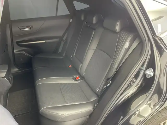 トヨタ ハリアー ハイブリッド Z レザーパッケージ 新潟県 2021(令3)年 4.7万km プレシャスブラックパール ワンオーナー/純正12.3インチメモリナビ/　フルセグTV/Bluetooth/USB/JBLサウンドシステム/トヨタセーフティセンス/・プリクラッシュセーフティ/・レーントレーシングアシスト/・レーンディパーチャーアラート/・レーダークルーズコントロール/・ロードサインアシスト/・オートマチックハイビーム/ブラインドスポットモニター/全方位モニター/デジタルインナーミラー/レザーシート/パワーバックドア/前席パワーシート/前席シートヒーター/前席シートベンチレーション/D席メモリーシート/ステアリングヒーター/ヘッドアップディスプレイ/前後コーナーセンサー/ビルトインETC2.0/レザーステアリング/ステアリングスイッチ