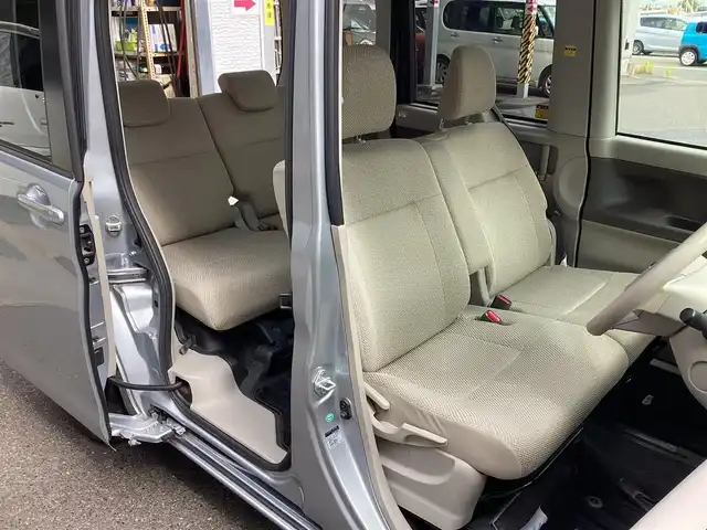 ダイハツ タント X スマートセレクション SA 鹿児島県 2014(平26)年 3.1万km ブライトシルバーメタリック 純正オーディオ　CD/AUX/FM/AM/純正フロアマット/純正ドアバイザー/プッシュスタート/片側パワースライドドア/イージークローザー/アイドリングストップ/コーナーセンサー/オートエアコン/スマートアシスト/　衝突軽減ブレーキ・横滑り防止装置/分割可倒式リアシート