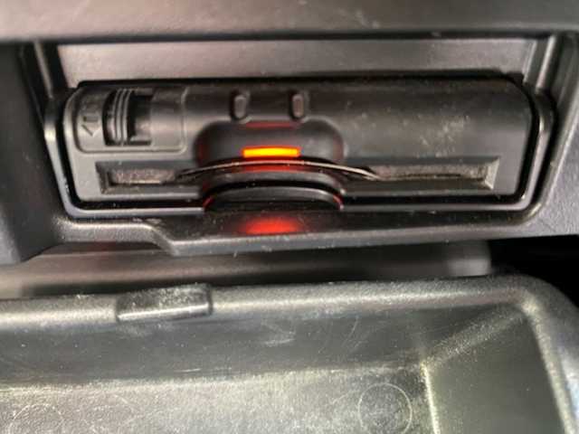 日産 セレナ ハイウェイスター G 兵庫県 2016(平28)年 12.6万km ブリリアントホワイトパール 2トーン 純正ナビ（AM/FM/BT/AUX)/・フルセグTV/アラウンドビューモニター/アイドリングストップ/追従付きクルーズコントロール/フリップダウンモニター/サンシェード/デジタルインナーミラー/パーキングアシスト/横滑り防止/衝突軽減システム/ビルトインETC/ウィークスルー/純正マット