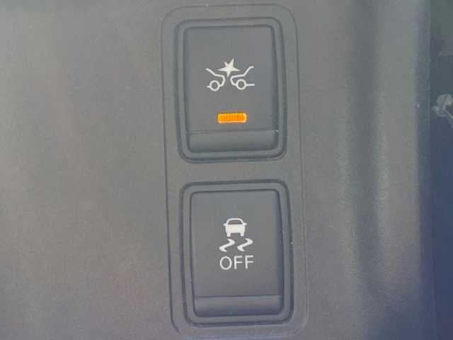 日産 セレナ ハイウェイスター G 兵庫県 2016(平28)年 12.6万km ブリリアントホワイトパール 2トーン 純正ナビ（AM/FM/BT/AUX)/・フルセグTV/アラウンドビューモニター/アイドリングストップ/追従付きクルーズコントロール/フリップダウンモニター/サンシェード/デジタルインナーミラー/パーキングアシスト/横滑り防止/衝突軽減システム/ビルトインETC/ウィークスルー/純正マット