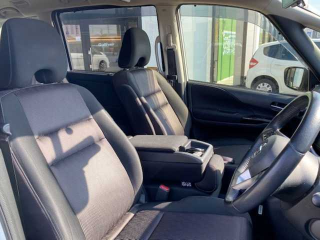 日産 セレナ ハイウェイスター G 兵庫県 2016(平28)年 12.6万km ブリリアントホワイトパール 2トーン 純正ナビ（AM/FM/BT/AUX)/・フルセグTV/アラウンドビューモニター/アイドリングストップ/追従付きクルーズコントロール/フリップダウンモニター/サンシェード/デジタルインナーミラー/パーキングアシスト/横滑り防止/衝突軽減システム/ビルトインETC/ウィークスルー/純正マット