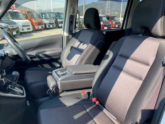 日産 セレナ ハイウェイスター G 兵庫県 2016(平28)年 12.6万km ブリリアントホワイトパール 2トーン 純正ナビ（AM/FM/BT/AUX)/・フルセグTV/アラウンドビューモニター/アイドリングストップ/追従付きクルーズコントロール/フリップダウンモニター/サンシェード/デジタルインナーミラー/パーキングアシスト/横滑り防止/衝突軽減システム/ビルトインETC/ウィークスルー/純正マット